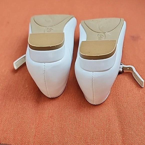 Children's Place Girls White Dress Shoe - Picture 6 of 6